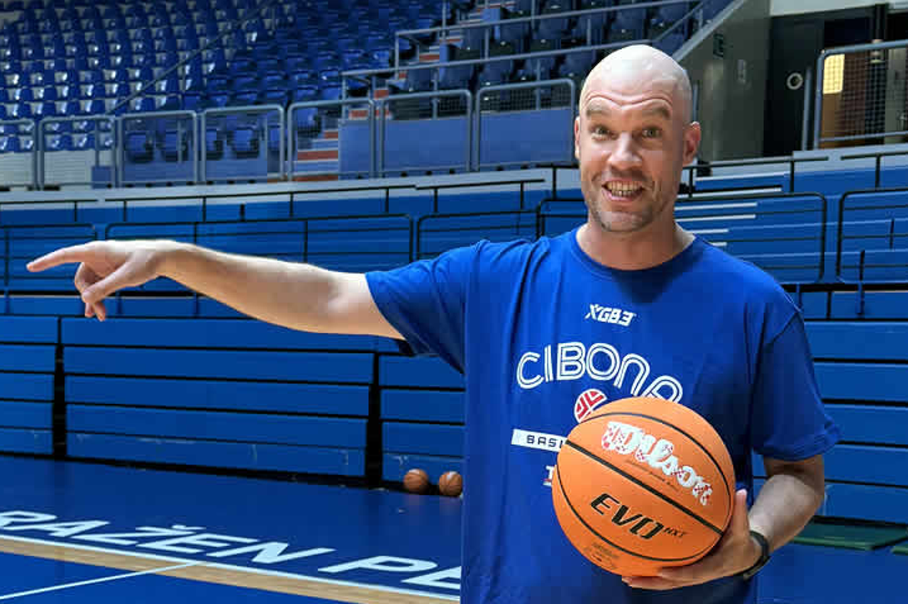 storyeditor/2024-09-08/cibona-trener.bmp