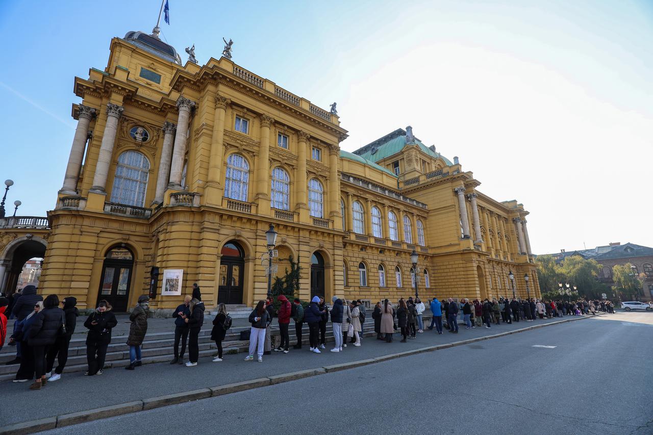 Zagreb: Tradicionalno veliki red za ovogodišnje ulaznice za balet Orašar u HNK