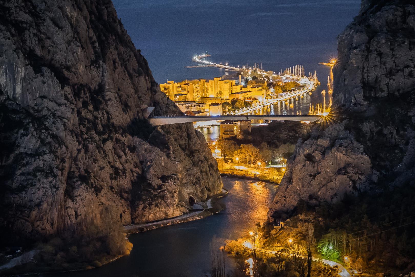 02.04.2023., Omis - Pogled na Kanjon Cetine i novi Most. Photo: Zvonimir Barisin/PIXSELL