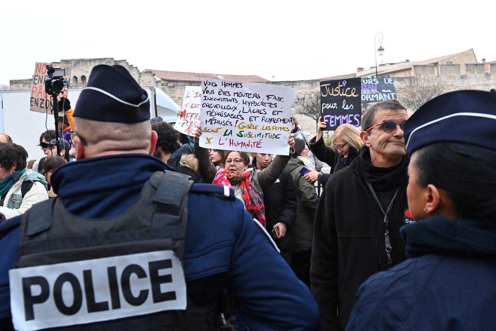 French police stand in front of the courthouse as people gather in support of Frenchwoman Gisele Pelicot, the victim of an alleged mass rape orchestrated by her then-husband Dominique Pelicot at their home in the southern French town of Mazan, before the verdict in the trial for Dominique Pelicot and 50 co-accused, in Avignon, France, December 19, 2024. REUTERS/Alexandre Dimou Photo: ALEXANDRE DIMOU/REUTERS