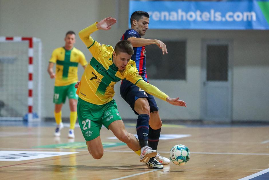 Pula: Elitna runda UEFA Futsal Lige prvaka, Barca - Pula