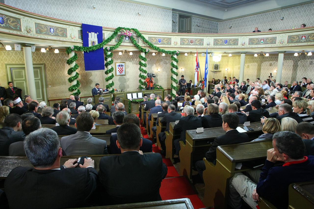 31.05.2012., Zagreb - Svecana sjednica Gradske skupstine povodom Dana Grada Zagreba. Zasluznim gradjanima i ustanovama podijeljene su nagrade i priznanja Grada Zagreba. Photo: Petar Glebov/PIXSELL