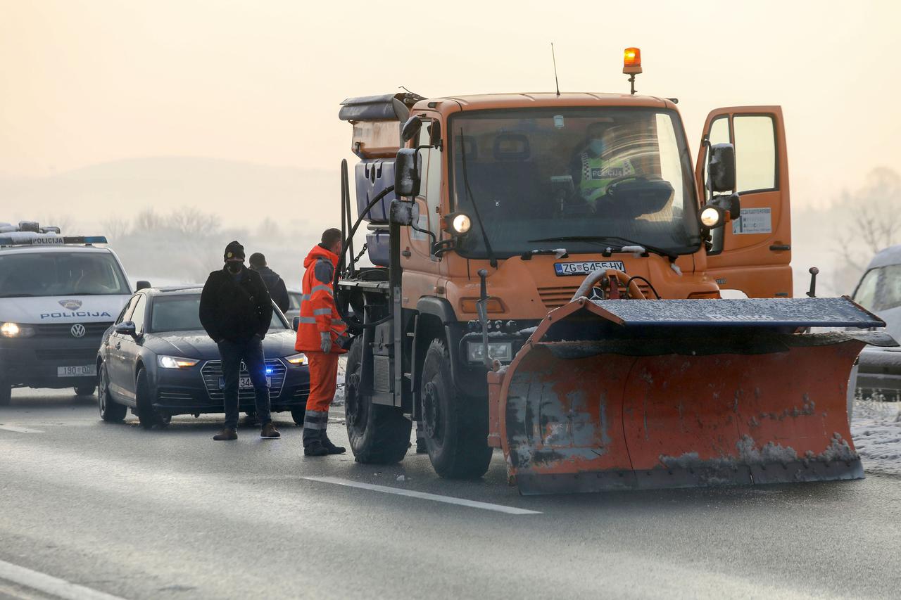 Zagreb: U sudaru automobila i ralice poginula jedna osoba