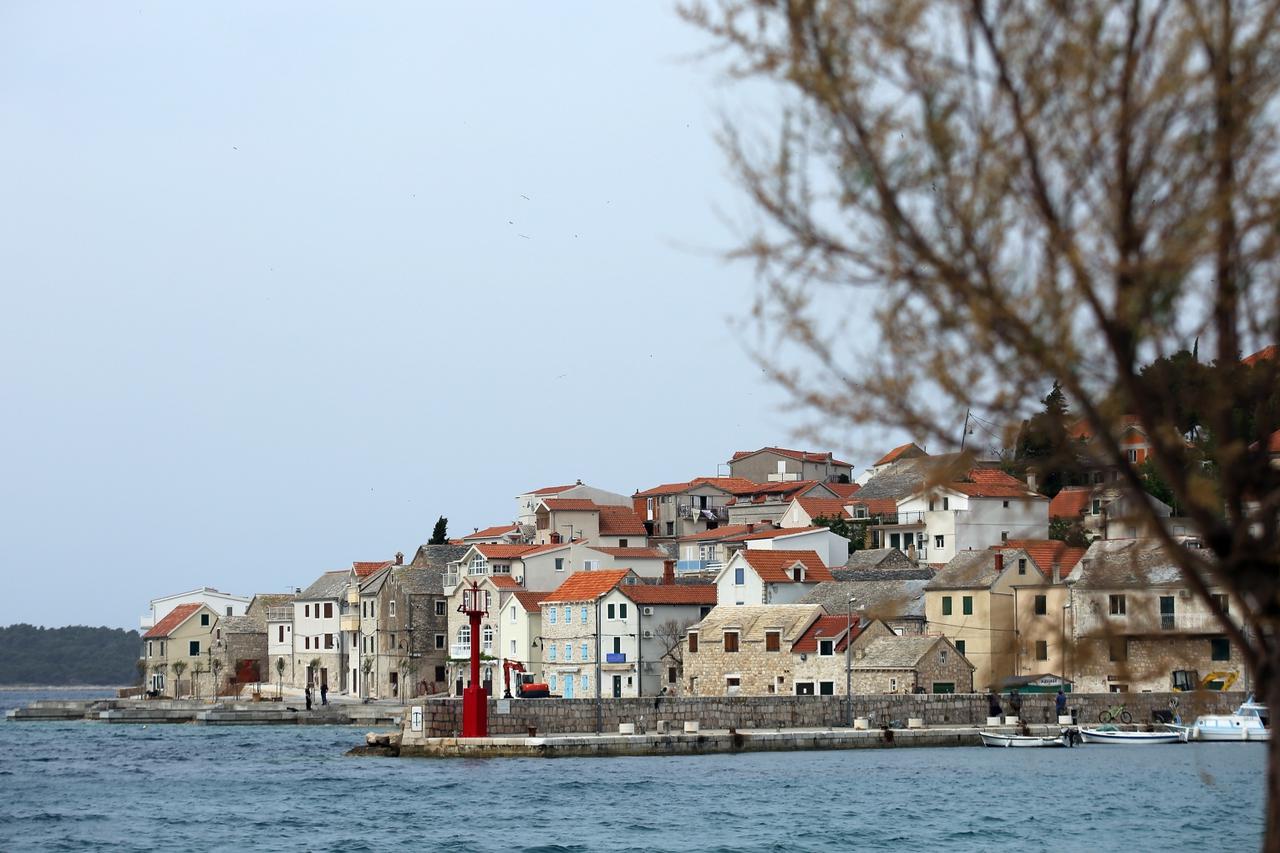 Primošten se priprema za turističku sezonu nakon popuštanja mjera zaštite od Covida-19