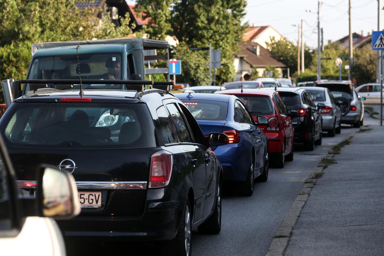 Prometna gužva u Ulici Trnava