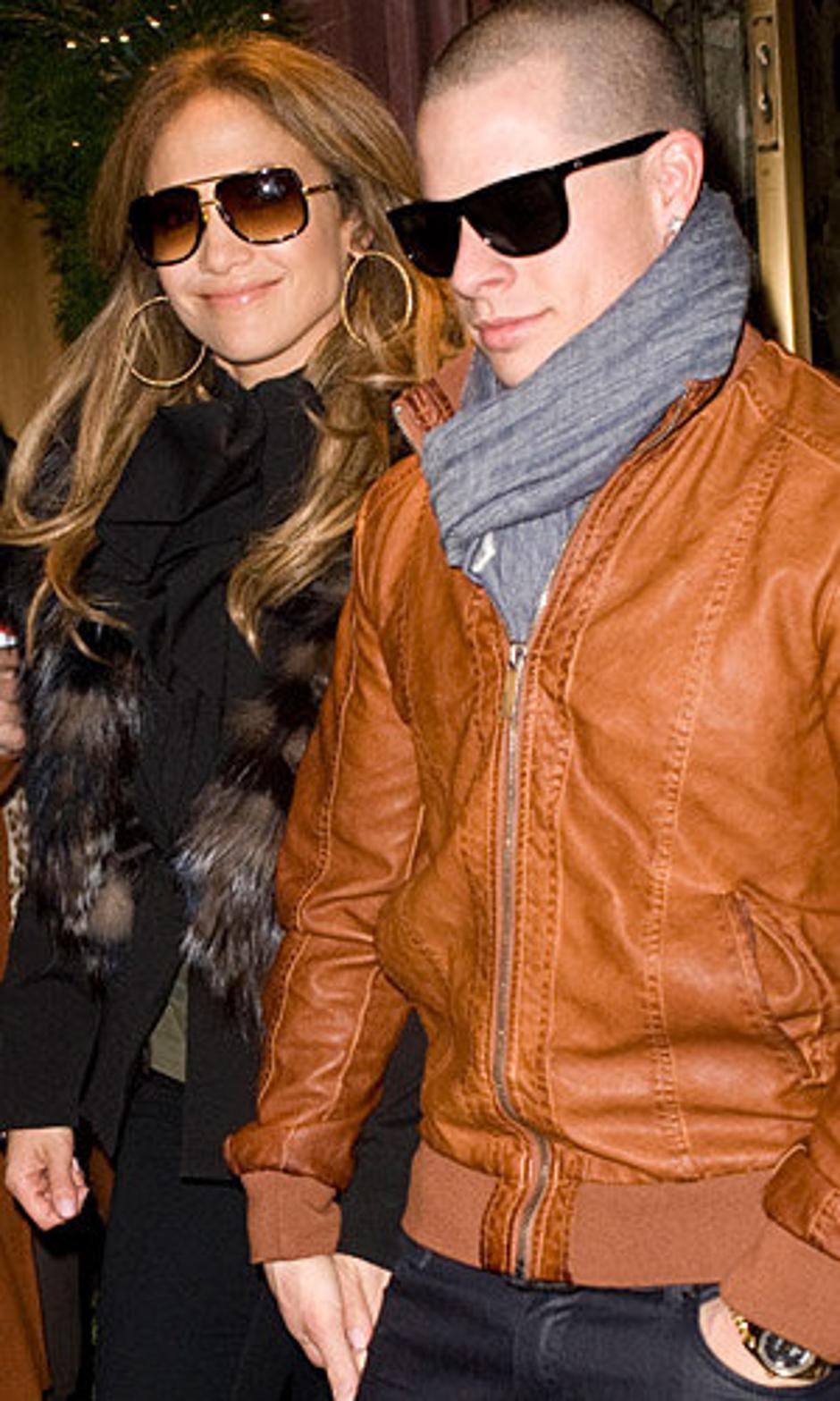 jennifer lopez, casper smart (1)