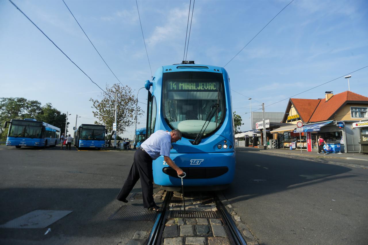 Linija 607 za vrijeme radova na rotoru