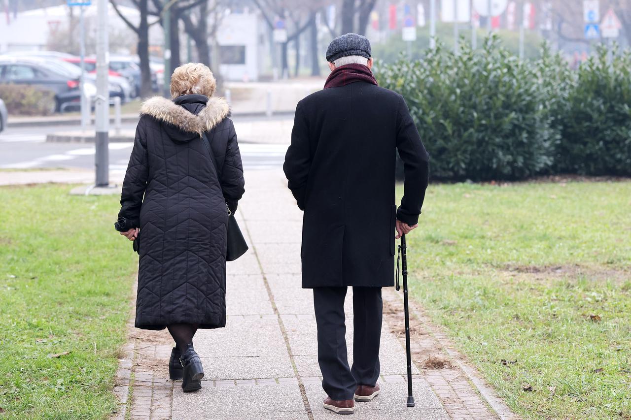 Zagreb: Vlada isplaćuje božićnice za 830 tisuća umirovljenika