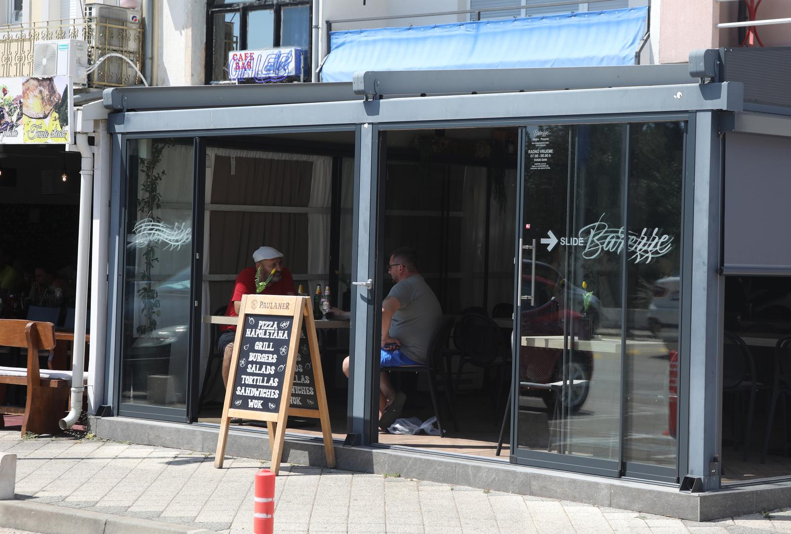 23.07.2024.,Pirovac-- Turisticka patrola i Vecernjakove zvjezdice uPirovcu. Pizzerija "Barezze" Photo: Dusko Jaramaz/PIXSELL