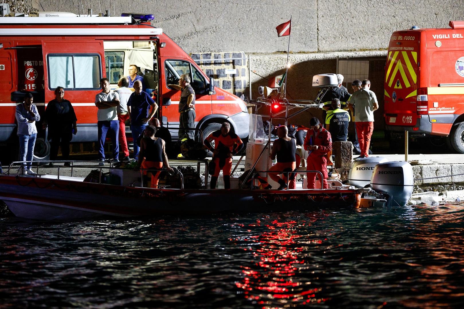 Emergency and rescue service officials work at a port near the site where a luxury yacht sank, in Porticello, near the Sicilian city of Palermo, Italy, August 19, 2024. REUTERS/Guglielmo Mangiapane Photo: GUGLIELMO MANGIAPANE/REUTERS