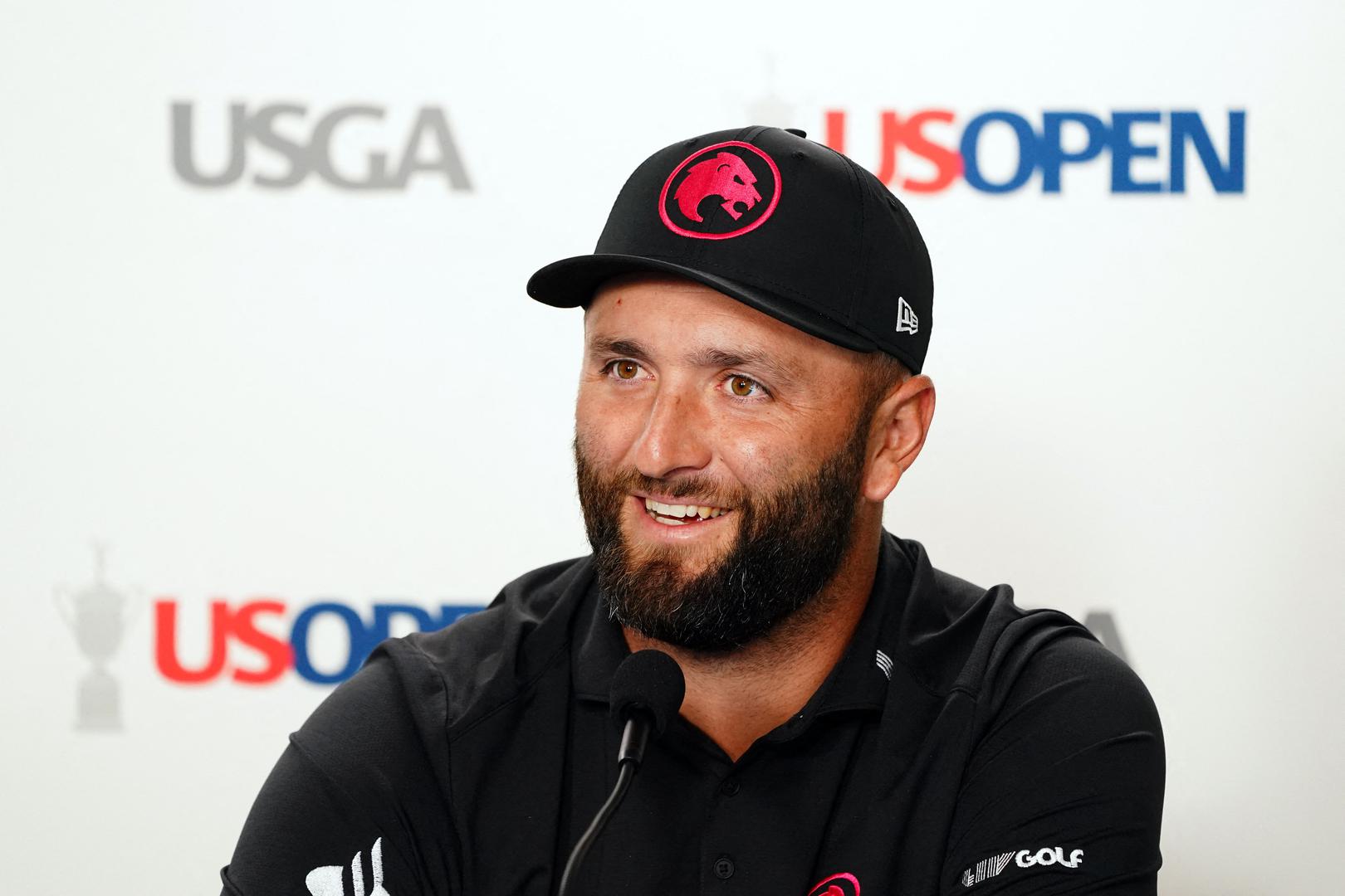 Španjolac Jon Rahm pridružio se krugu LIV Golf i postao drugi najplaćeniji sportaš na svijetu, sa zaradom od 218 milijuna dolara (201 eura/167 funti). Njegov prijelaz značajno je povećao njegovu zaradu.