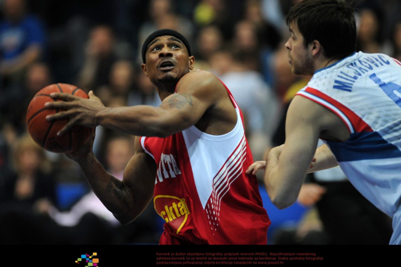 '03.04.2011., Kosarkaski centar Drazen Petrovic, Savska 30, Zagreb  - Liga za prvaka, 3. kolo, Cibona - Cedevita. Dontaye Draper, Damir Miljkovic.  Photo: Daniel Kasap/PIXSELL'