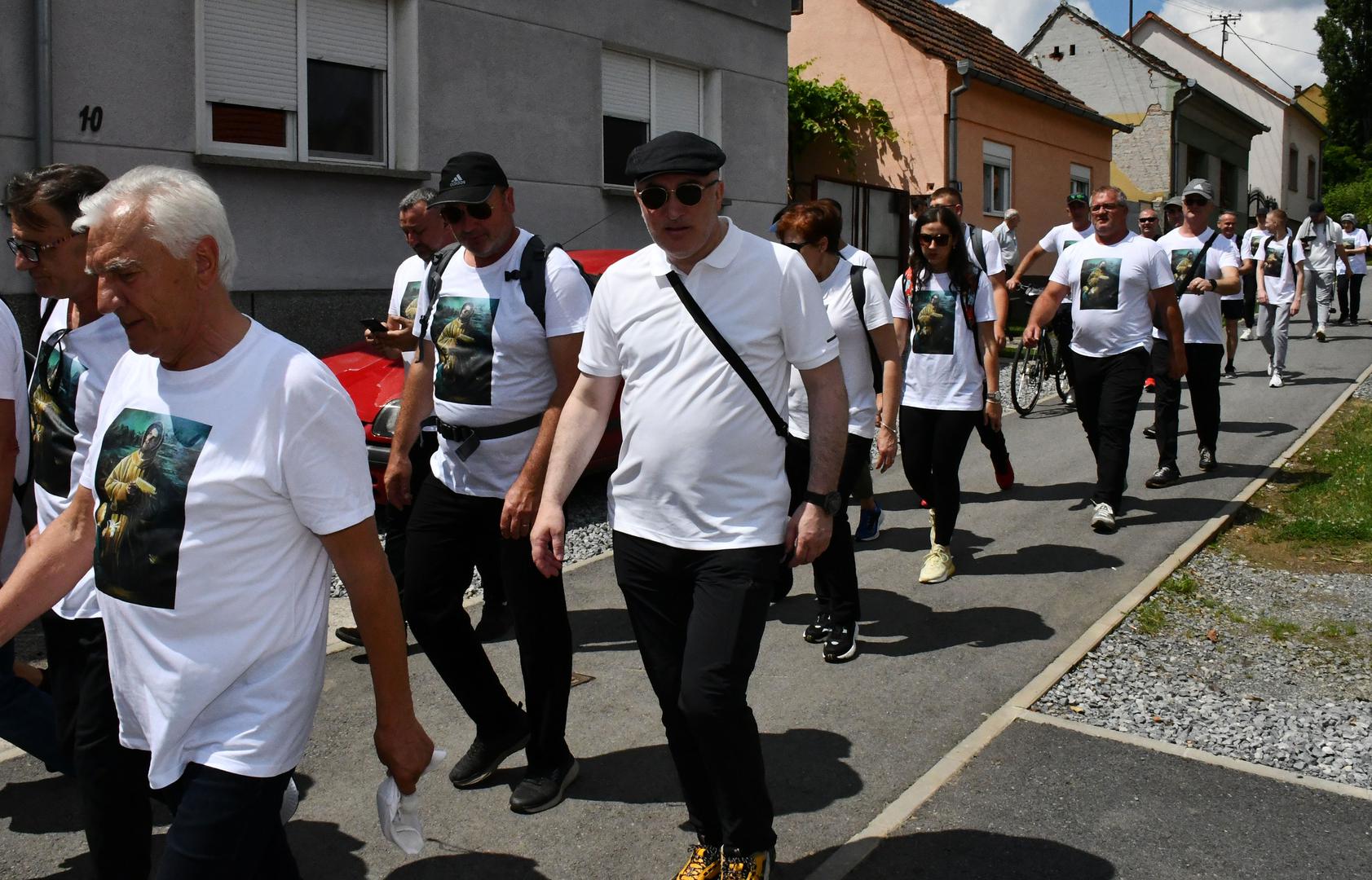 12.06.2023., Podvinje - Blagoslov i polazak hodocasnika ispred crkve sv. Antuna Padovanskog u Podvinju u Gornja Mocila u BiH u sklopu obiljezavanja tradicionalnih Dana svetog Antuna Padovanskog. Photo: Ivica Galovic/PIXSELL