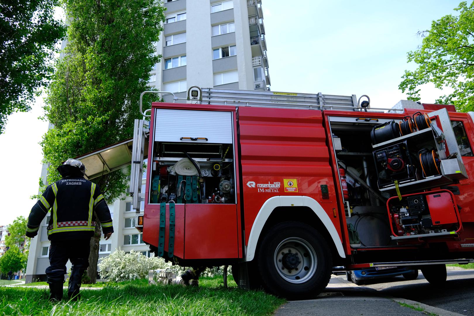 01.05.2022., Zagreb - U nedjelju ujutro izbio je pozar na 14. katu nebodera na Zitnjaku. Brzom reakcijom gradana i vatrogasaca pozar je ugasen. Photo: Slaven Branislav Babic/PIXSELL