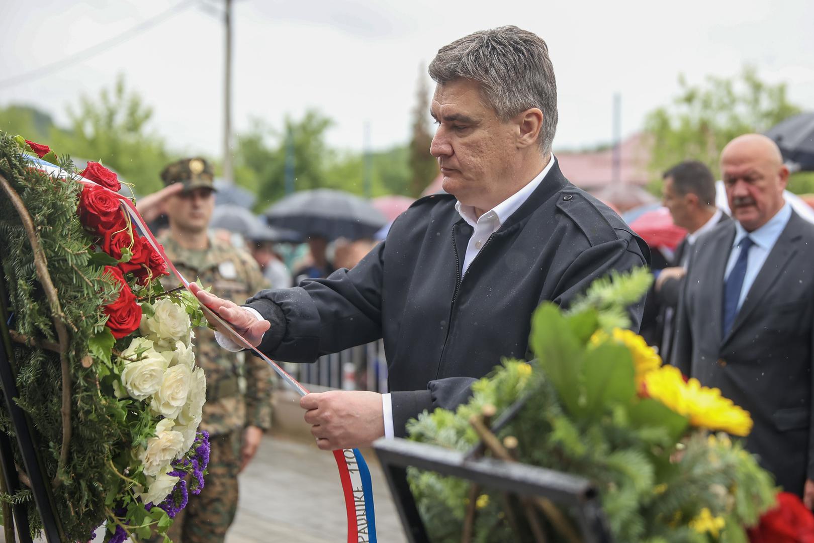 15.05.2023., Usora, Bosna i Hercegovina - Predsjednik Republike Hrvatske Zoran Milanovic polozio je vijenac i zapalio svijecu ispred Spomen obiljezja svim poginulim braniteljima Usore. Photo: Armin Durgut/PIXSELL