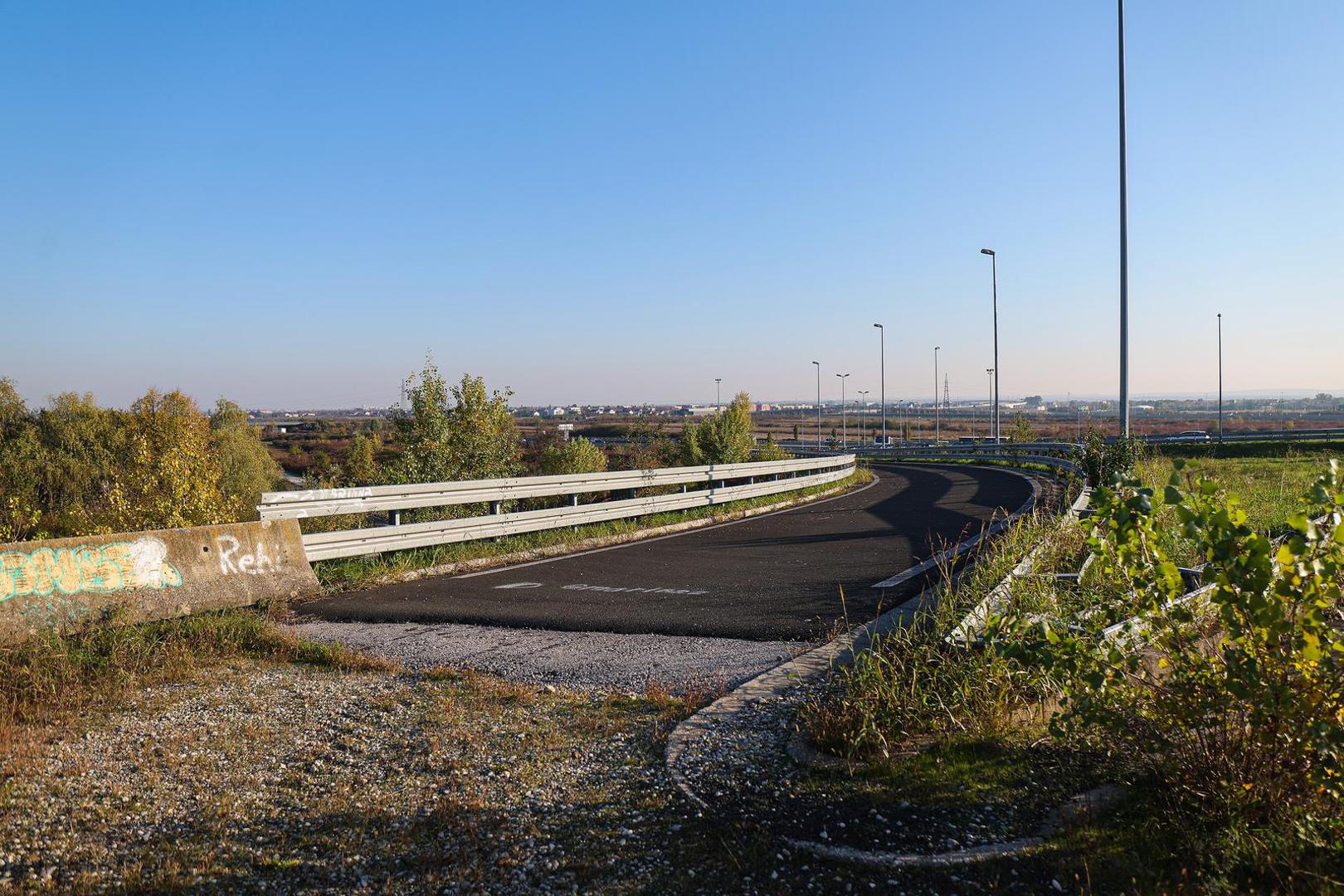 22.10.2024., Zagreb - Reportaza o prosirenju Sarajevske ulice u kojoj ce nakon radova voziti tramvaji i biti ce spojena sa Zagrebackom obilaznicom. Photo: Luka stanzl/PIXSELL