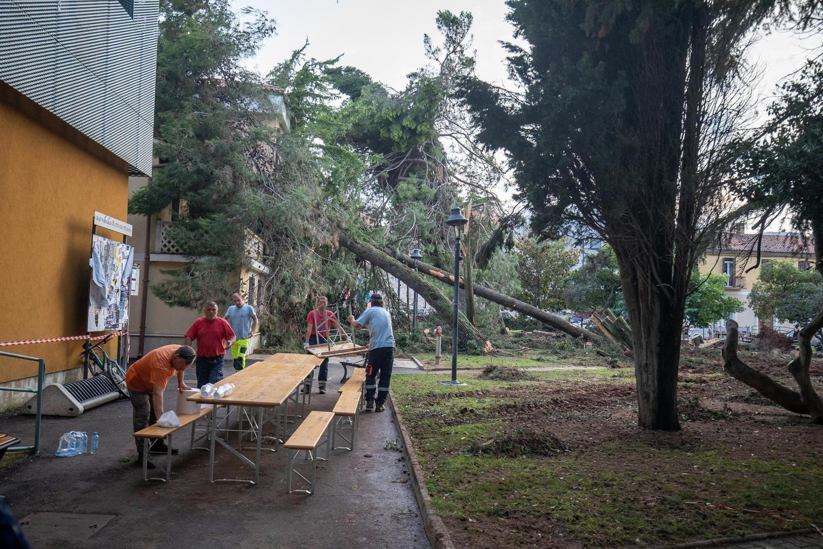 21.07.2023., Novigrad - Jako olujno nevrijeme pogodilo je  Istruu, a najvise je stradao  zapadni dio poluotoka, posebno  Novigrad, gje je nastala velika steta na sirem podrucju grada. Photo: Srecko Niketic/PIXSELL