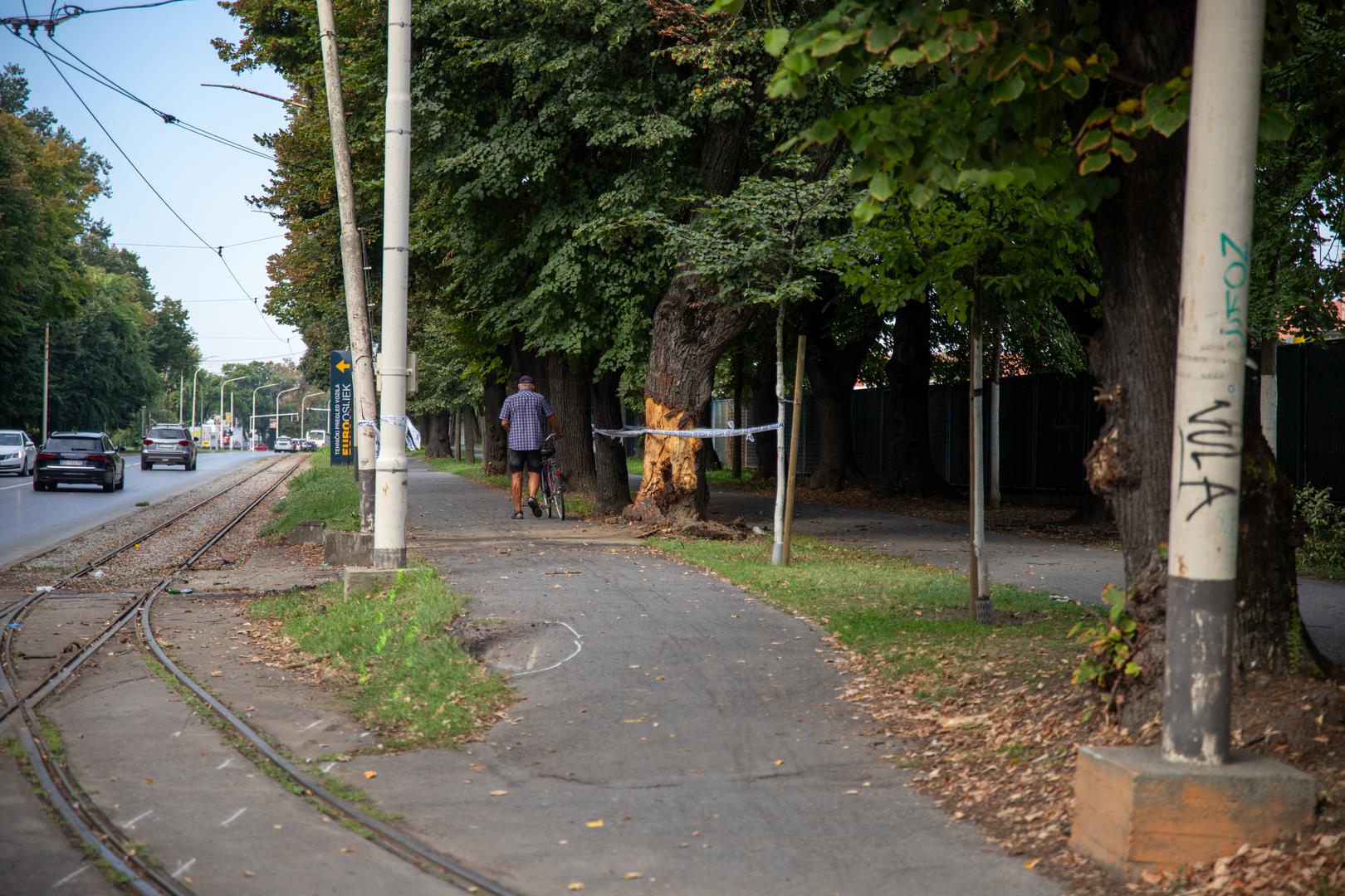 03.09.2022., Osijek - Mjesto nesrece do koje je doslo nocas iza ponoci u Osijeku, u kojoj je poginula jedna osoba, a cetvero ih je tesko ozlijedeno. Photo: Borna Jaksic/PIXSELL