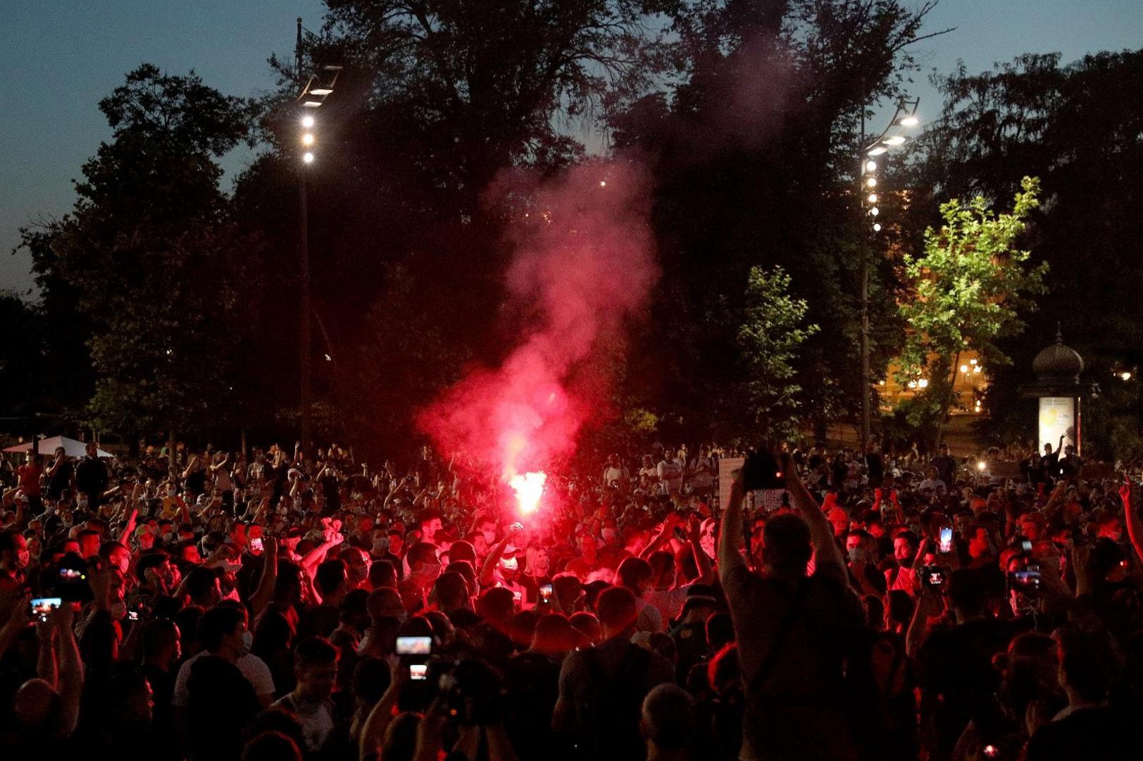 10, July, 2020, Belgrade - Protest of citizens in front of the Assembly of Serbia. . Photo: Stefan Tomasevic/ATAImages

10, jul, 2020, Beograd - Protest gradjana ispred Skupstine Srbije. . Photo: Stefan Tomasevic/ATAImages