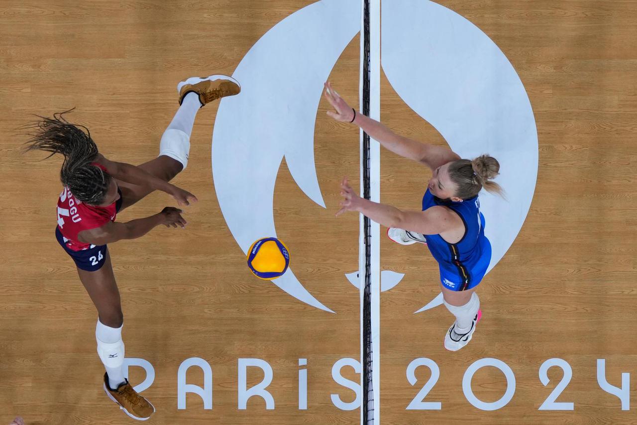 Volleyball - Women's Gold Medal Match - United States vs Italy