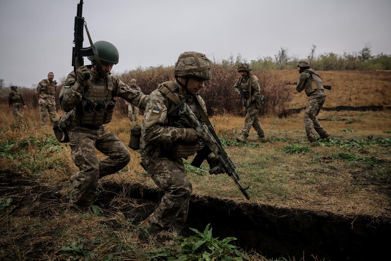 New recruits of the Ukrainian Armed Forces attend a tactical exercise in Donetsk region