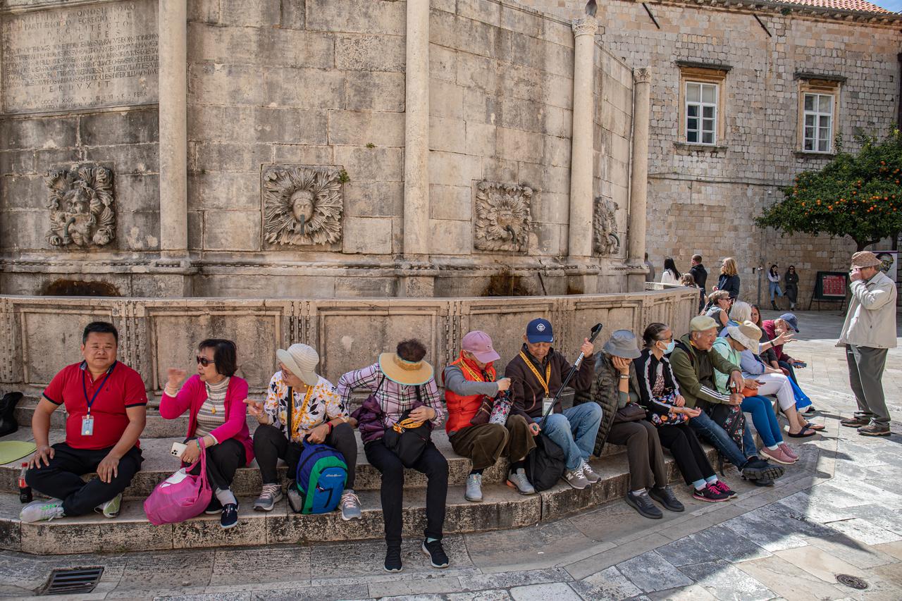 Dolaskom brodova u Dubrovniku se počinju stvarati gužve