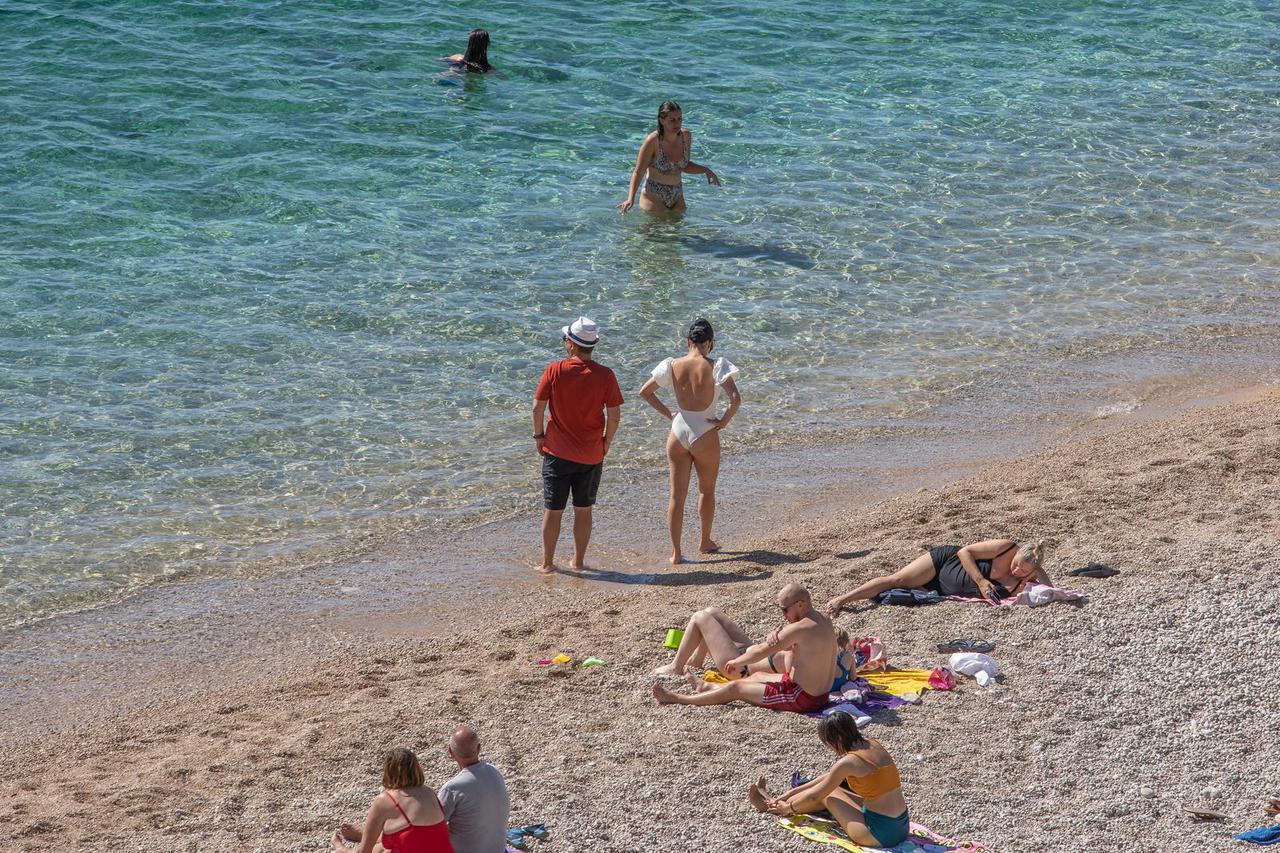 Sezona kupanja i dalje traje u Dubrovniku