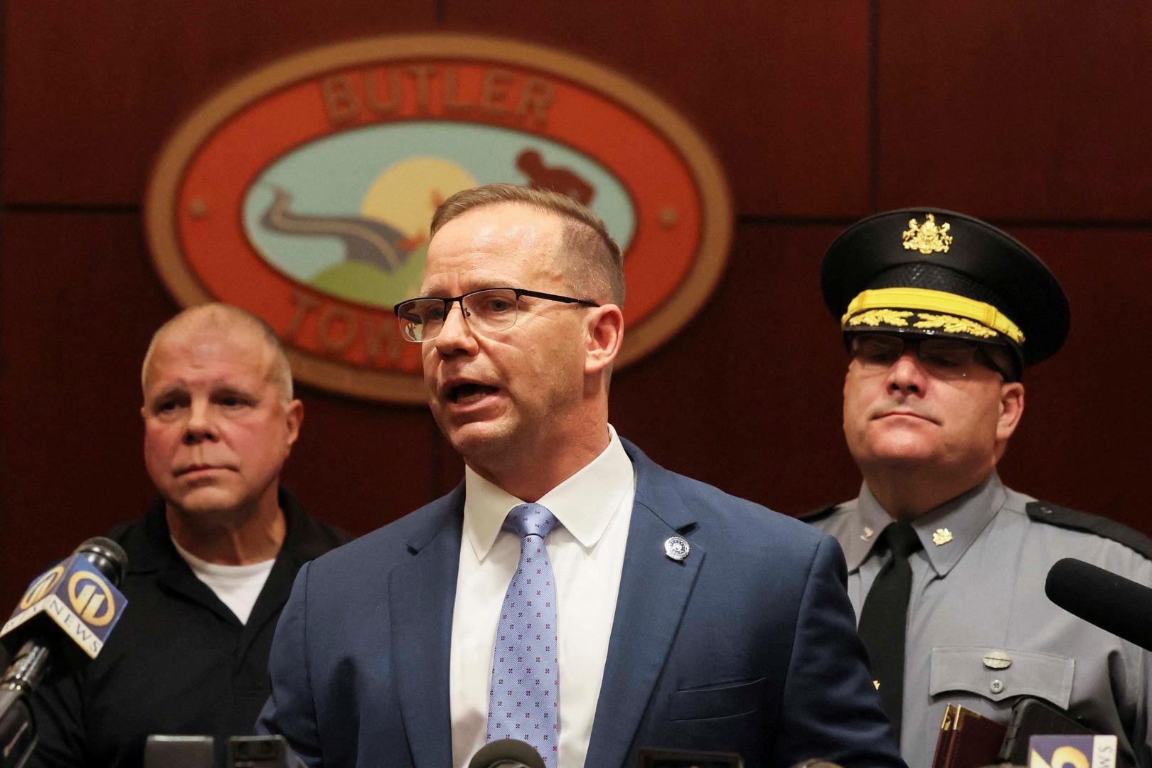 Kevin Rojek, special agent in charge of the FBI Pittsburgh field office speaks as Deputy Commissioner of Operations Lieutenant Colonel George Bivens and Pennsylvania State Police Colonel Christopher Paris look on, at a press conference after Republican presidential candidate and former U.S. President Donald Trump was injured when shots were fired during a campaign rally, at a police station in Butler, Pennsylvania, U.S., July 13, 2024. REUTERS/Brendan McDermid  Photo: BRENDAN MCDERMID/REUTERS