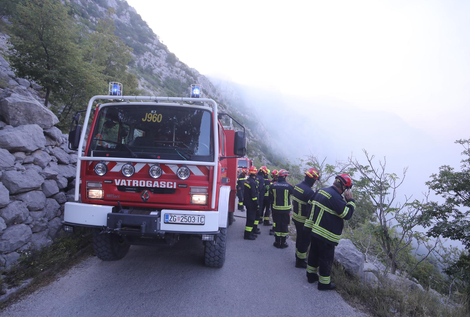 01.08.2024.,Makarska-Vatrogasci s kontinenta na pozaristu u Parku prirode Biokovo. Photo: Ivo Cagalj/PIXSELL