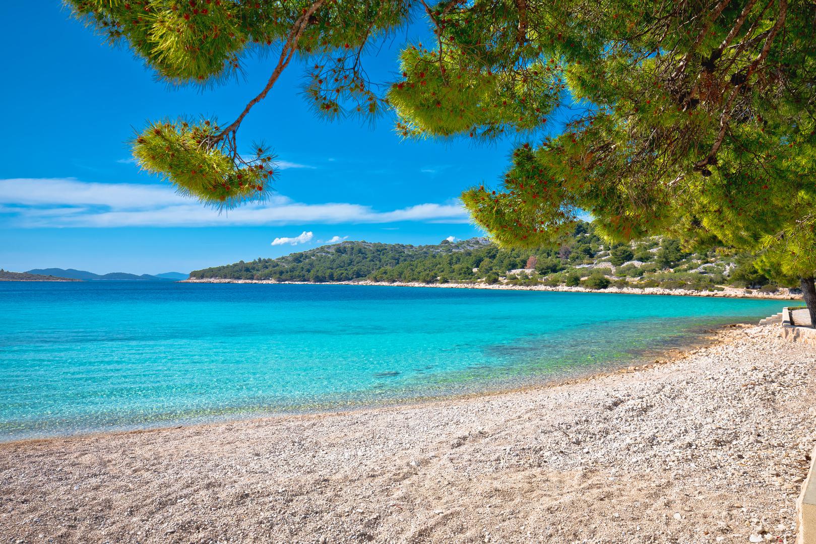 Ako ovog ljeta želite odmor daleko od gužve i buke, u nastavku smo izdvojili nekoliko najljepših skrivenih plaža koje čekaju da ih istražite!