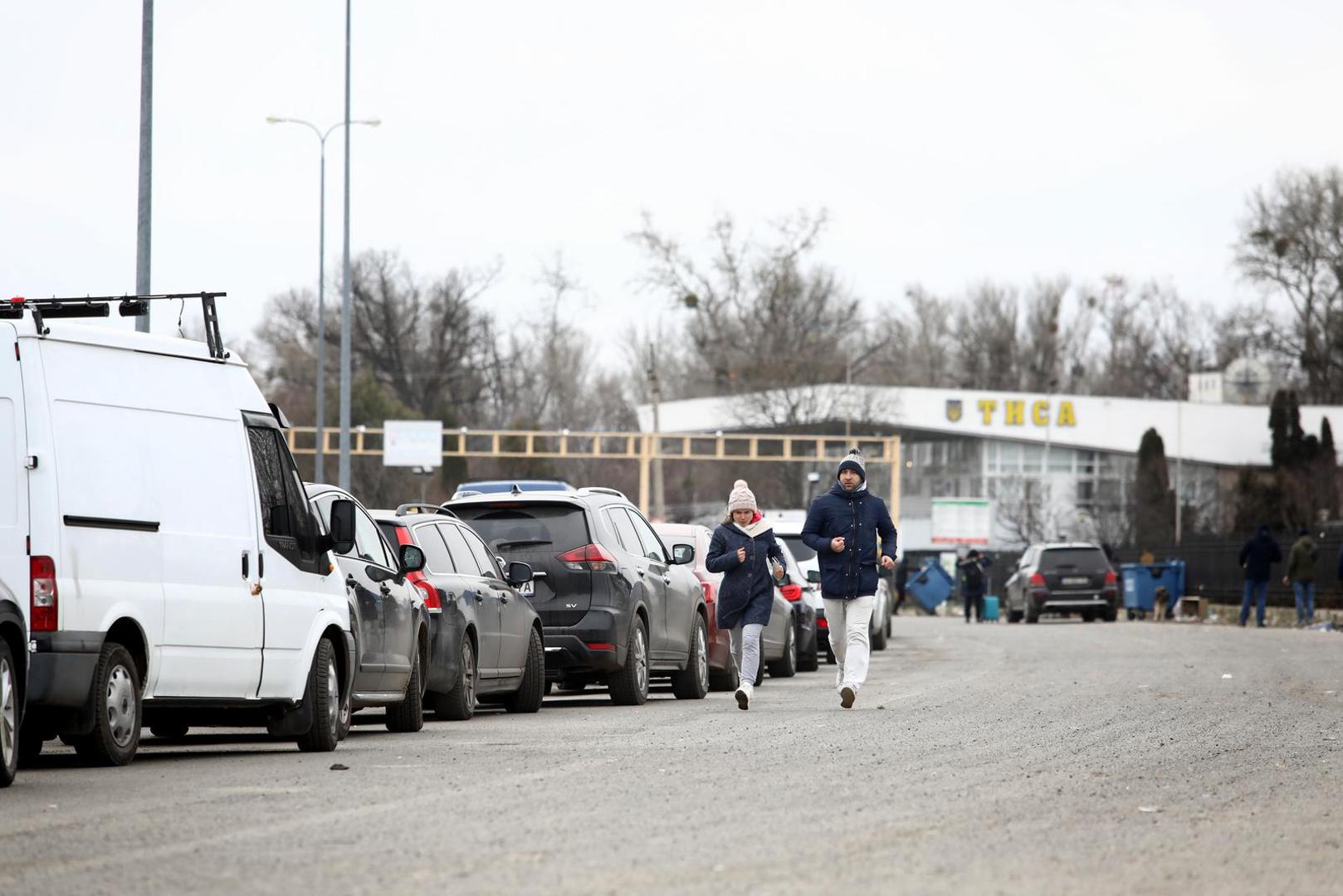 26.02.2022. Ukrajina/Solomonovo- Granicni prijelaz Solomonovo na granici s Madjarskom. Kolone prema granicnom prijelazu. Ljudi cekaju satima prijelaz u >Madjarsku iz ratom zahvacene Ukrajine.
 Photo: Boris Scitar/Vecernji list/PIXSELL