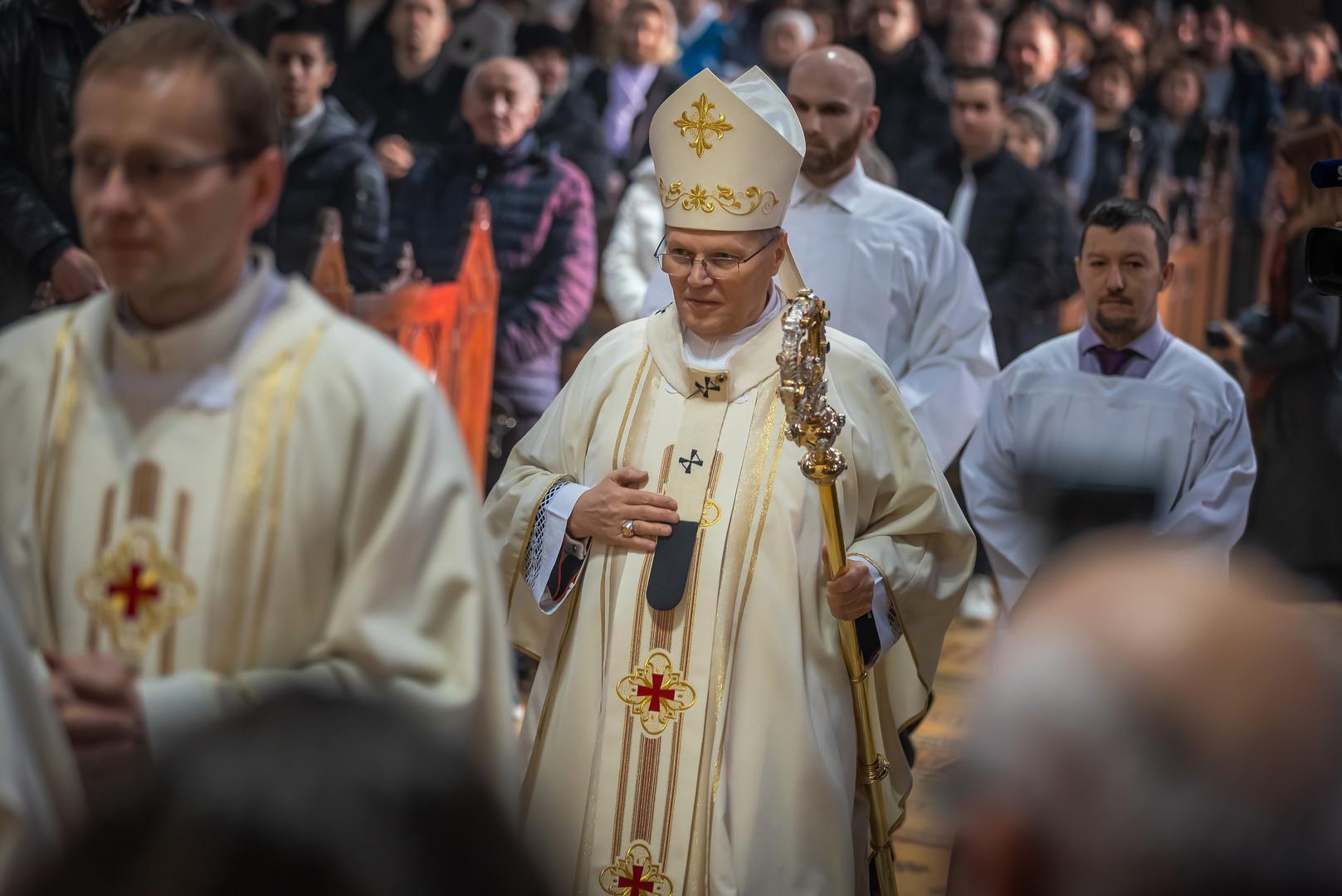 25.12.2023., Osijek - Na svetkovinu Bozica djakovacko-osjecki nadbiskup metropolit Djuro Hranic predvodio je svecano misno slavlje u osjeckoj konkatedrali. Photo: Davor Javorovic/PIXSELL