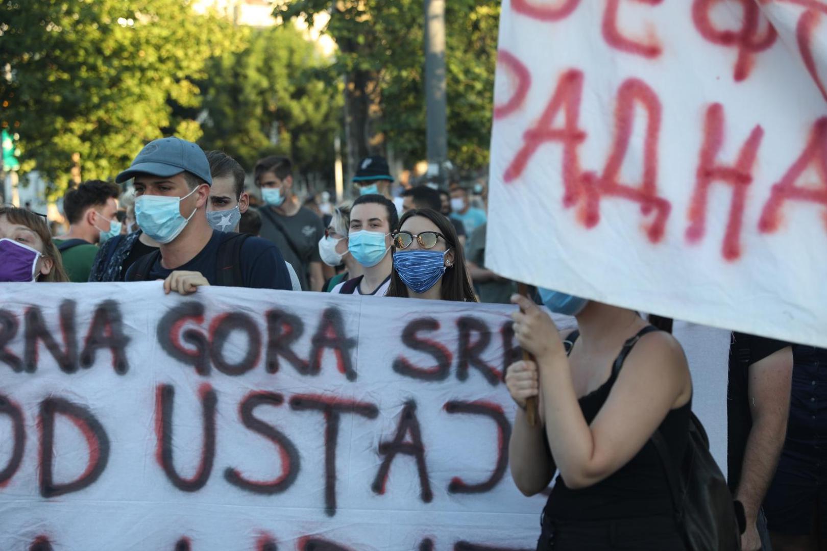 10, July, 2020, Belgrade - Protest of citizens in front of the Assembly of Serbia. . Photo: Stefan Tomasevic/ATAImages

10, jul, 2020, Beograd - Protest gradjana ispred Skupstine Srbije. . Photo: Stefan Tomasevic/ATAImages