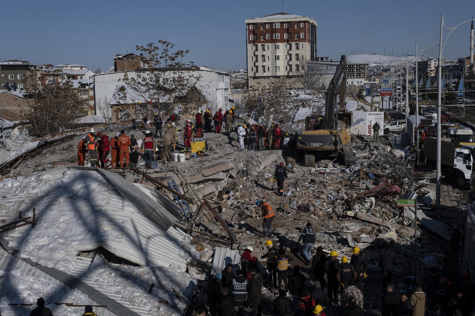 Members of a rescue team conduct a search and rescue operation in Malatya, southern Turkey, on February 9, 2023. More than 20,000 people are now known to have been killed in Monday's earthquakes in Turkey and Syria, though the UN warns the disaster's full extent is still unclear. Rescuers are still searching rubble for survivors, but hopes are fading more than four days since the first quake. Photo by Tolga Sezgin/NARhotos/ABACAPRESS.COM Photo: Sezgin Tolga/NARphotos/ABACA/ABACA