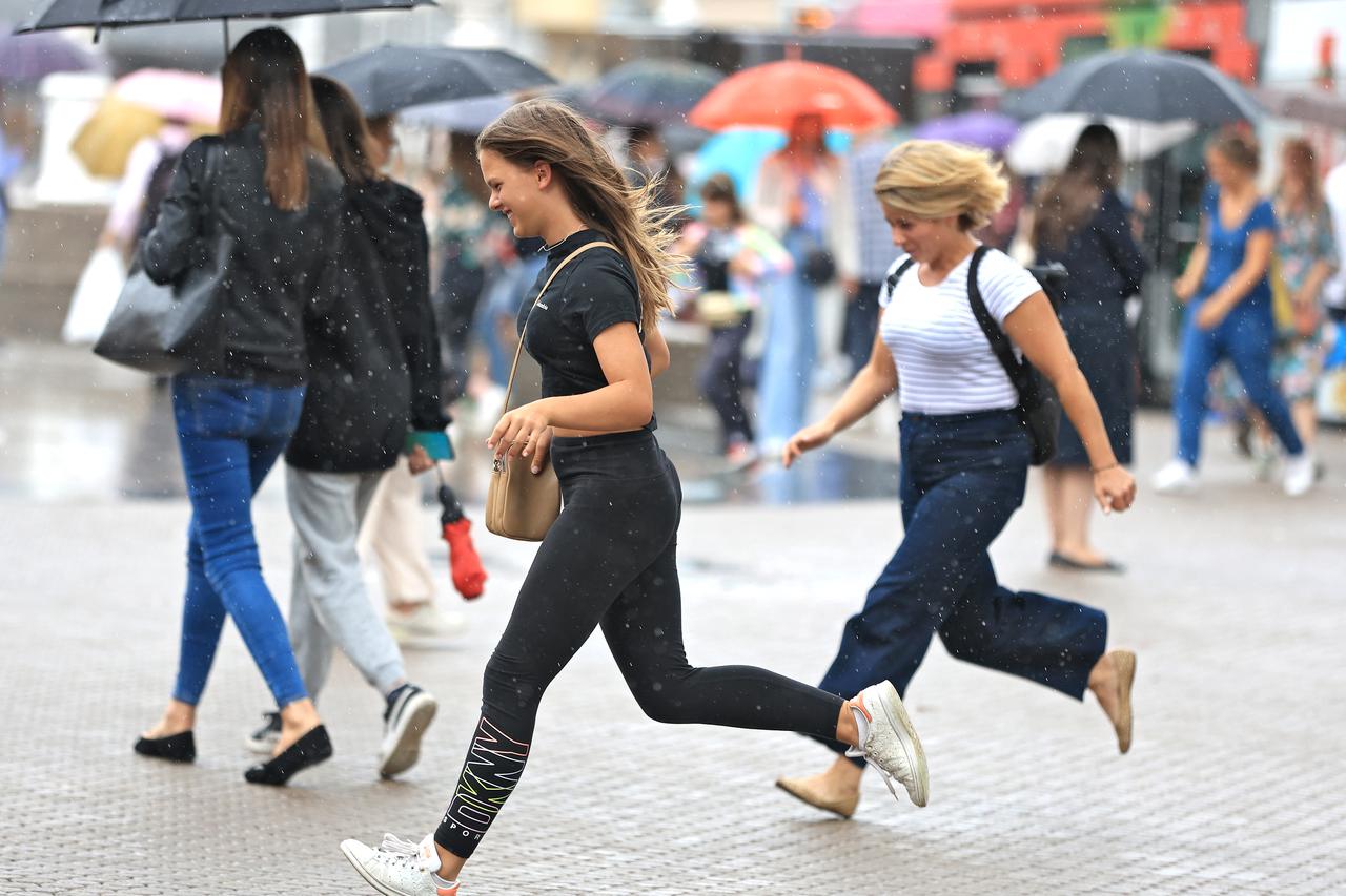 Zagreb: Kišni i prohladni dan u središtu grada