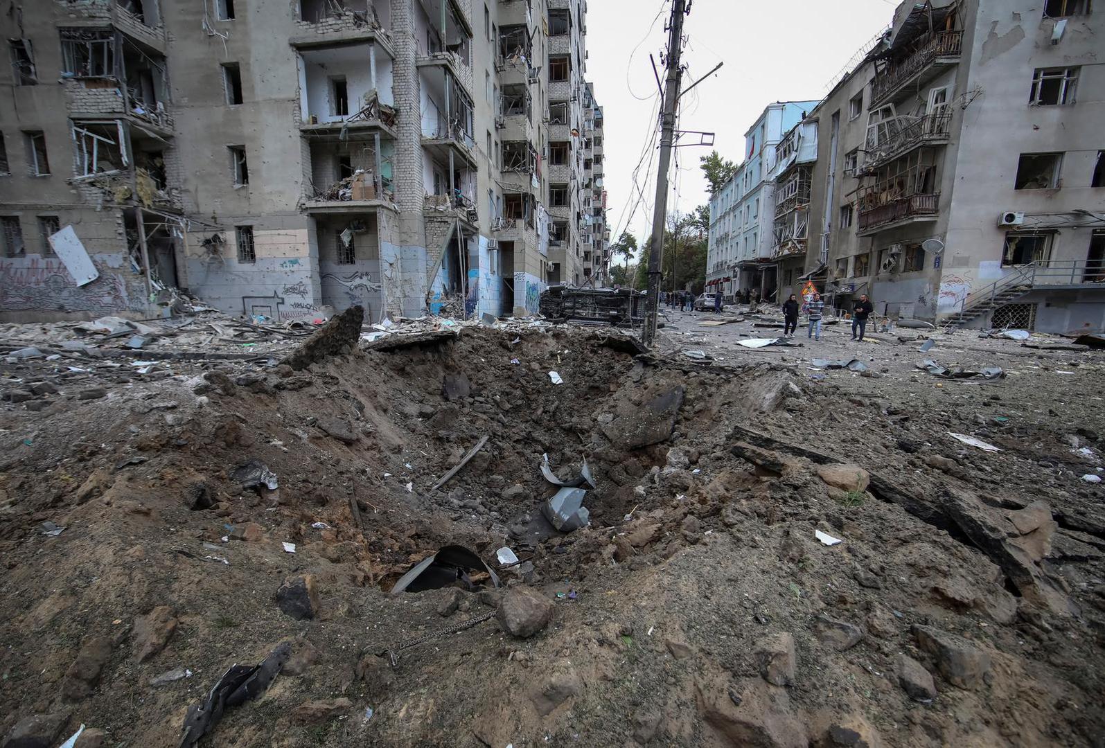 A view shows a crater at the site of residential buildings damaged by a Russian missile strike, amid Russia's attack on Ukraine, in Kharkiv, Ukraine October 6, 2023. REUTERS/Vyacheslav Madiyevskyy Photo: Stringer/REUTERS