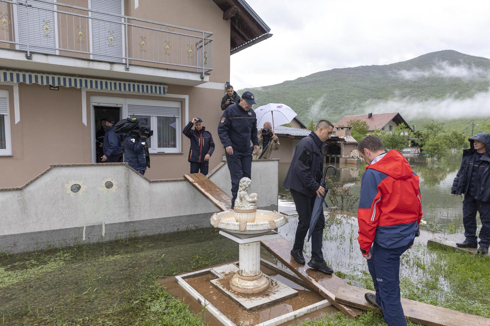 16.05.2023., Gracac - Potpredsjednik Vlade i ministar unutarnjih poslova Davor Bozinovic posjetio je Gracac i obisap poplavljeno podrucje. Photo: Nikola Mravovic/PIXSELL