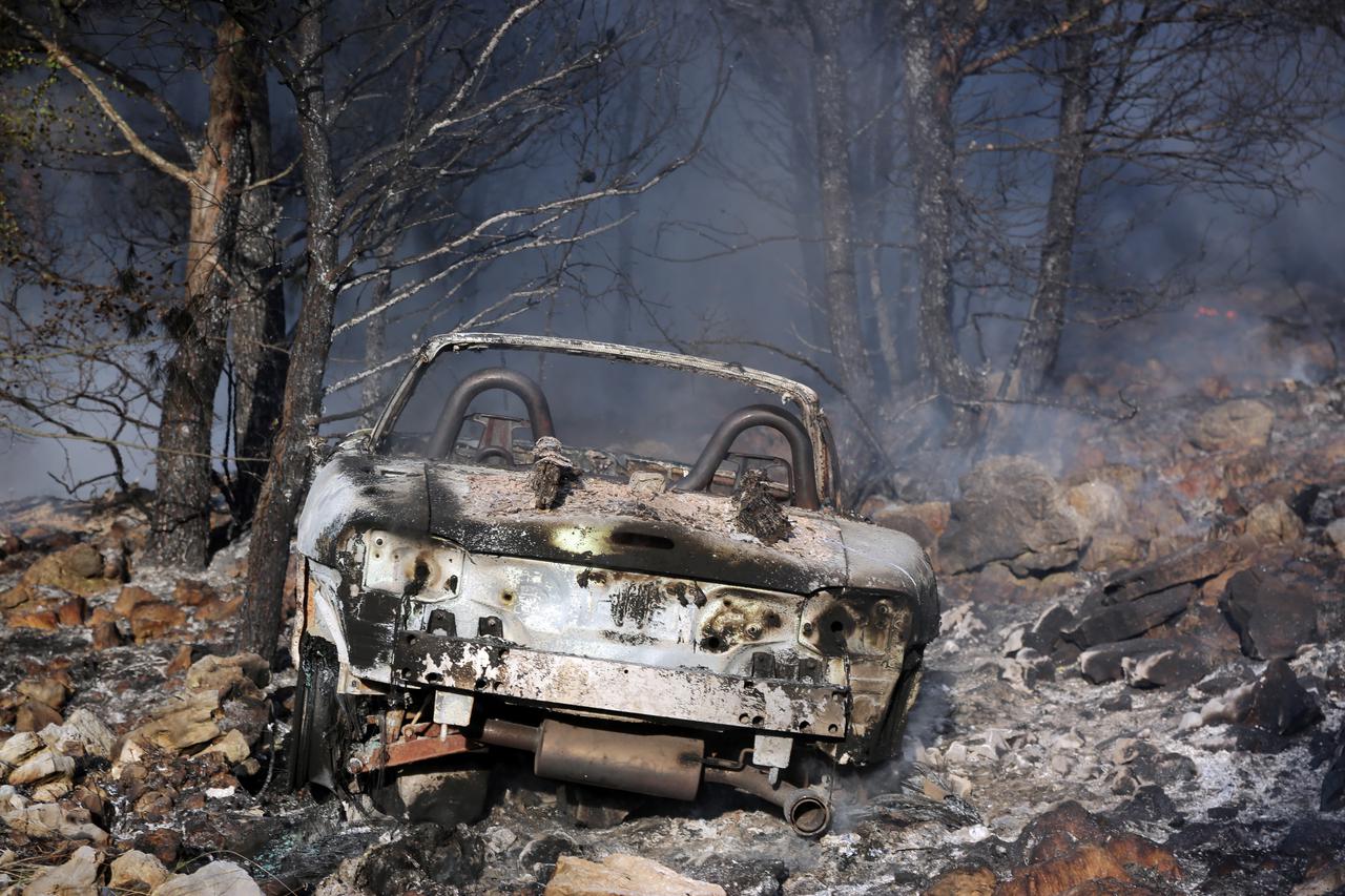 Požar u Dubokoj lokaliziran brzom intervencijom vatrogasaca