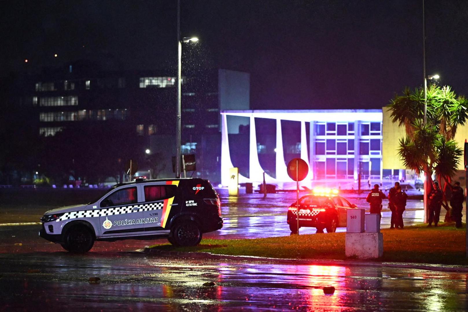 Police vehicles are seen in front of the Brazilian Supreme Court after explosions in the Three Powers Square in Brasilia, Brazil November 13, 2024. REUTERS/Tom Molina Photo: TOM MOLINA/REUTERS