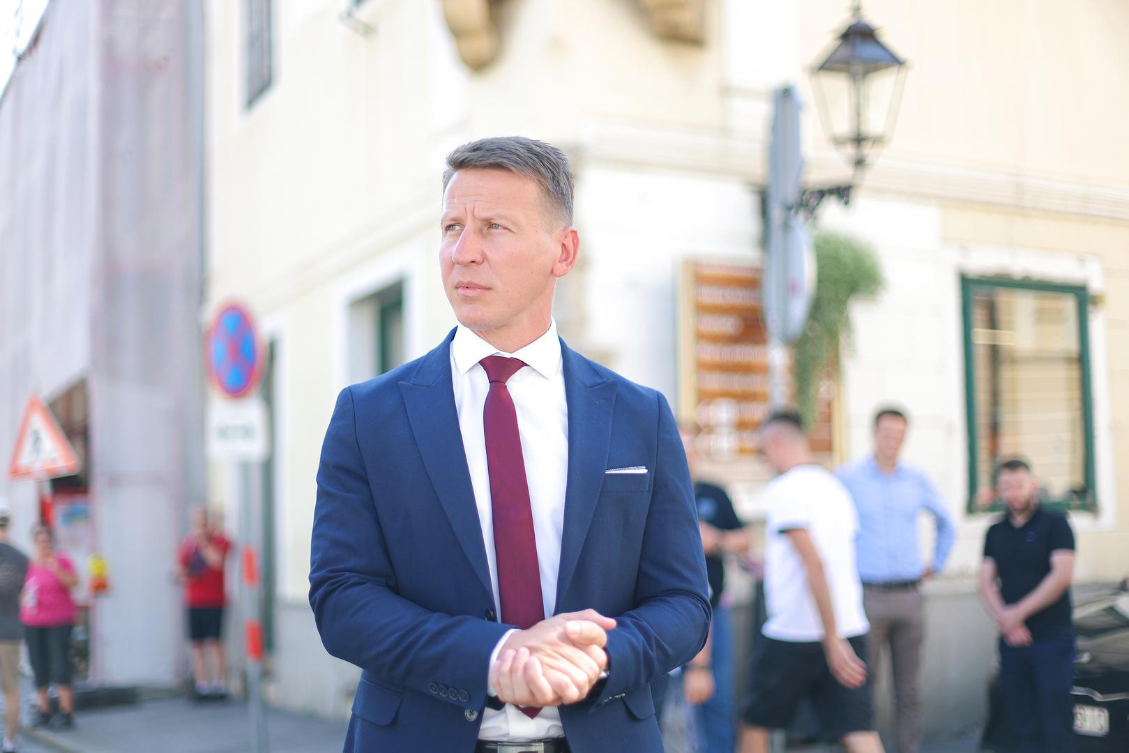 24.08.2024., Zagreb - Trg sv. Marka. Saborski zastupnik Dario Zurovec odrzao je konferenciju za novinare na kojoj je sluzbeno objavio da odlazi iz stranke Fokus. Photo: Sanjin Strukic/PIXSELL