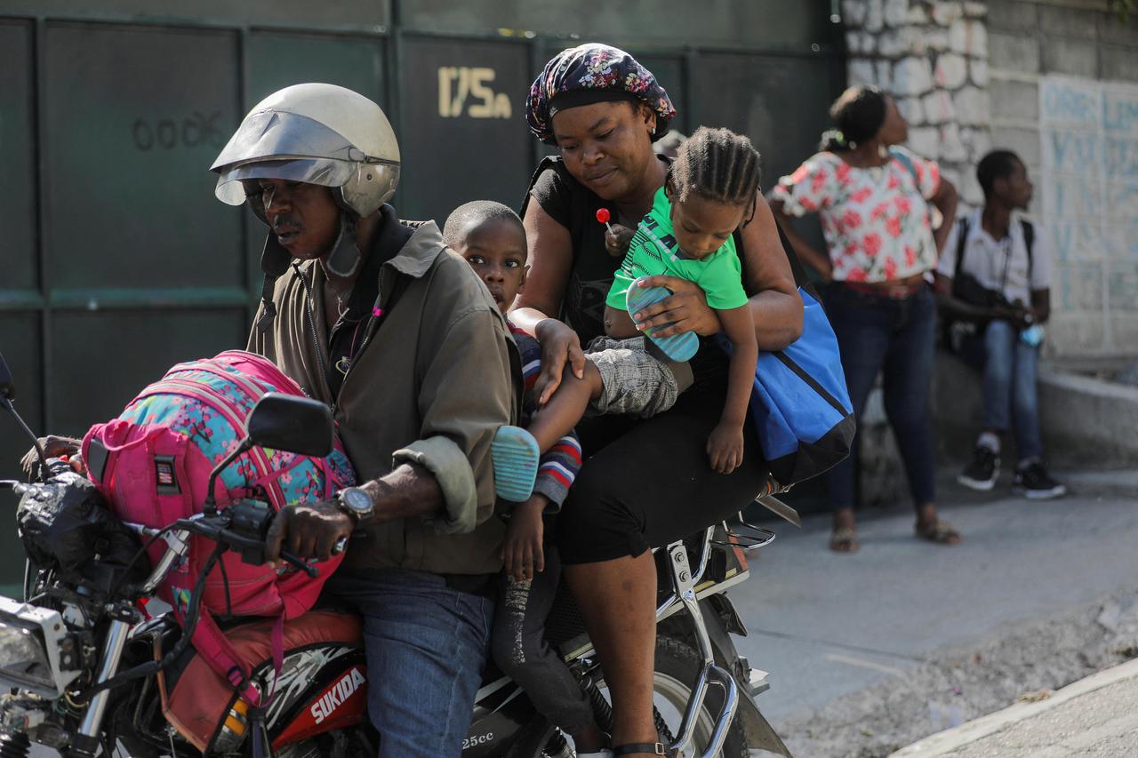 Undocumented migrants stuck at the Chilean and Peruvian border, in Arica