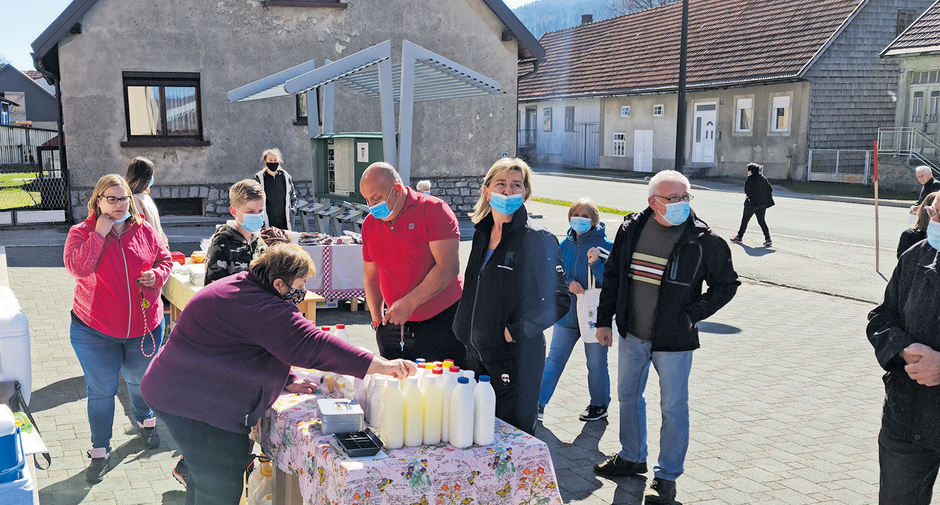 Skrad - tržnica s lokalnim proizvodima