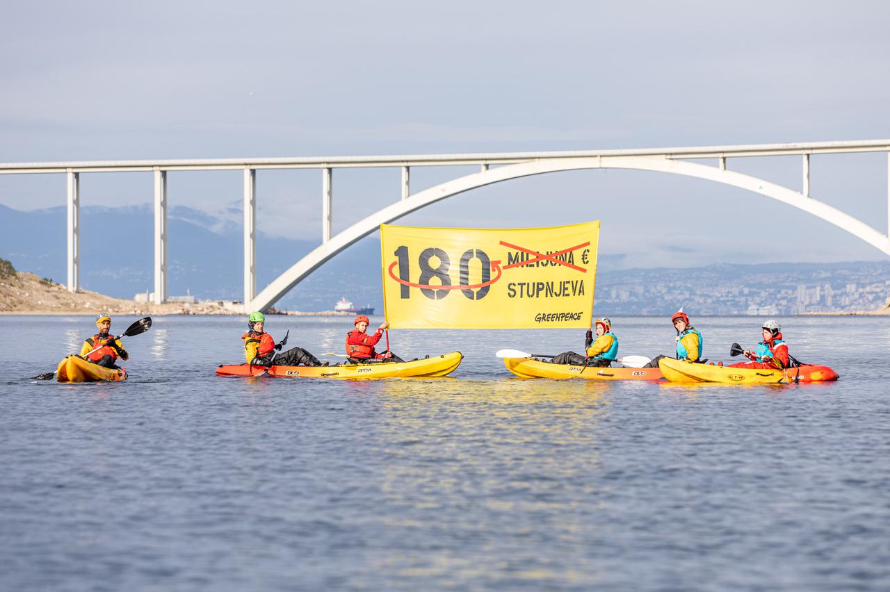 Greenpeaceovi kajaktivisti