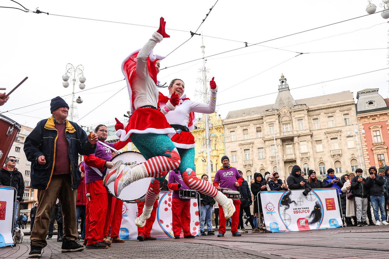 Natjecatelji Zagreb Advent Runa prolaze Trgom bana Josipa Jelačića