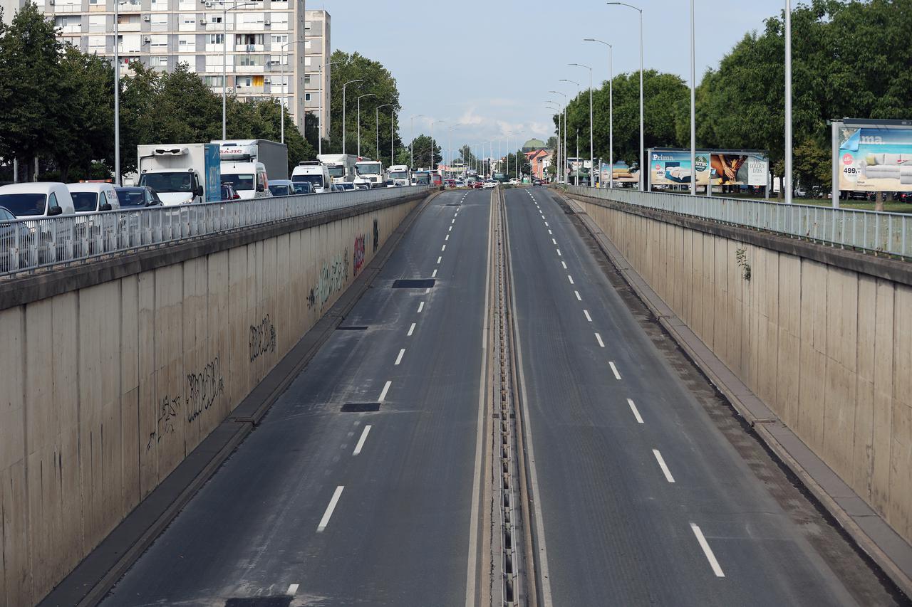 Zagreb: Radovi rekonstrukcije javne rasvjete na podvožnjaku Savska - Slavonska avenija trajat će do idućeg ponedjeljka