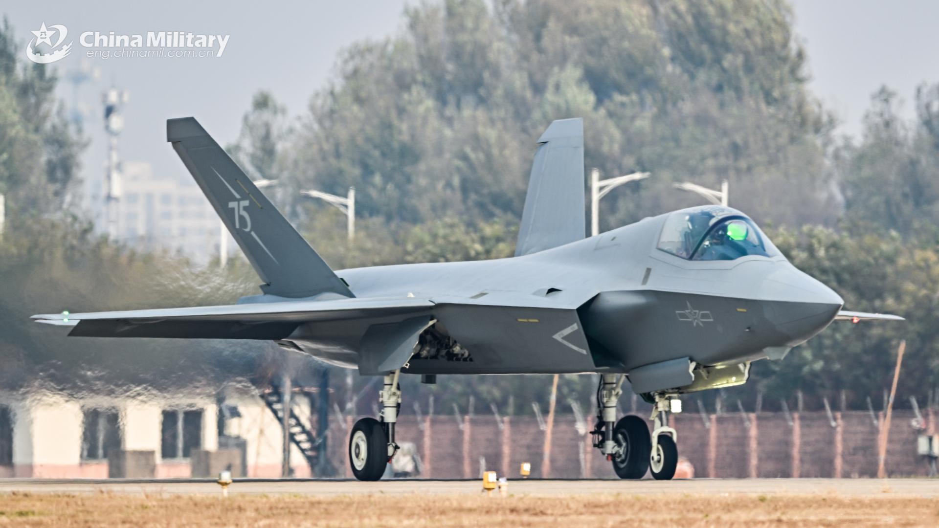 Zvijezda sajma Airshow China, prikaz kineskog zračnog sektora koji se održava svake dvije godine u južnom gradu Zhuhaiju, novi je 'nevidljivi' borbeni zrakoplov J-35A. 