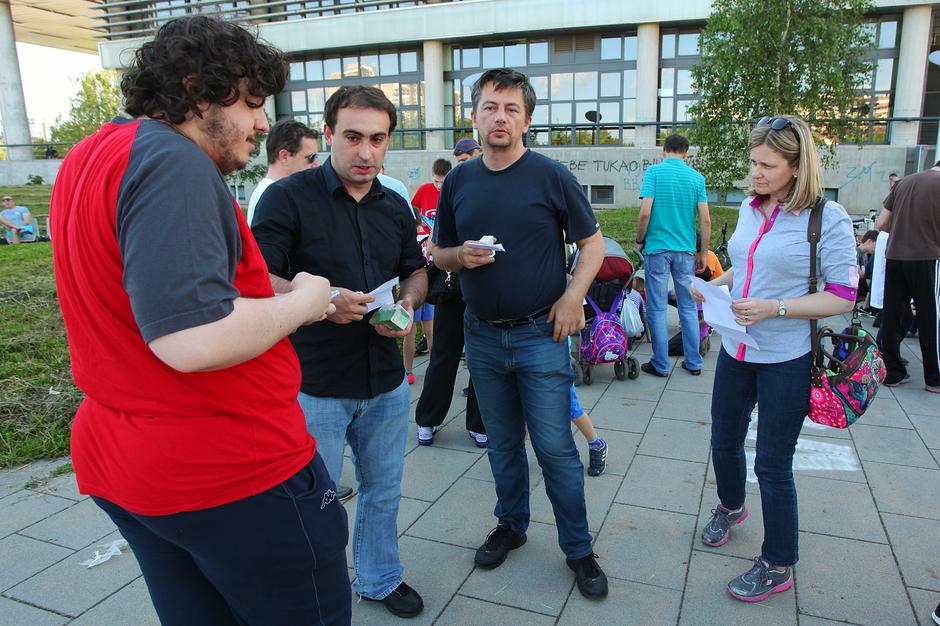 25.05.2014., Zagreb - Sakupljaci panini slicica okupljaju se na platou MSU-a.  Photo: Tomislav Miletic/PIXSELL