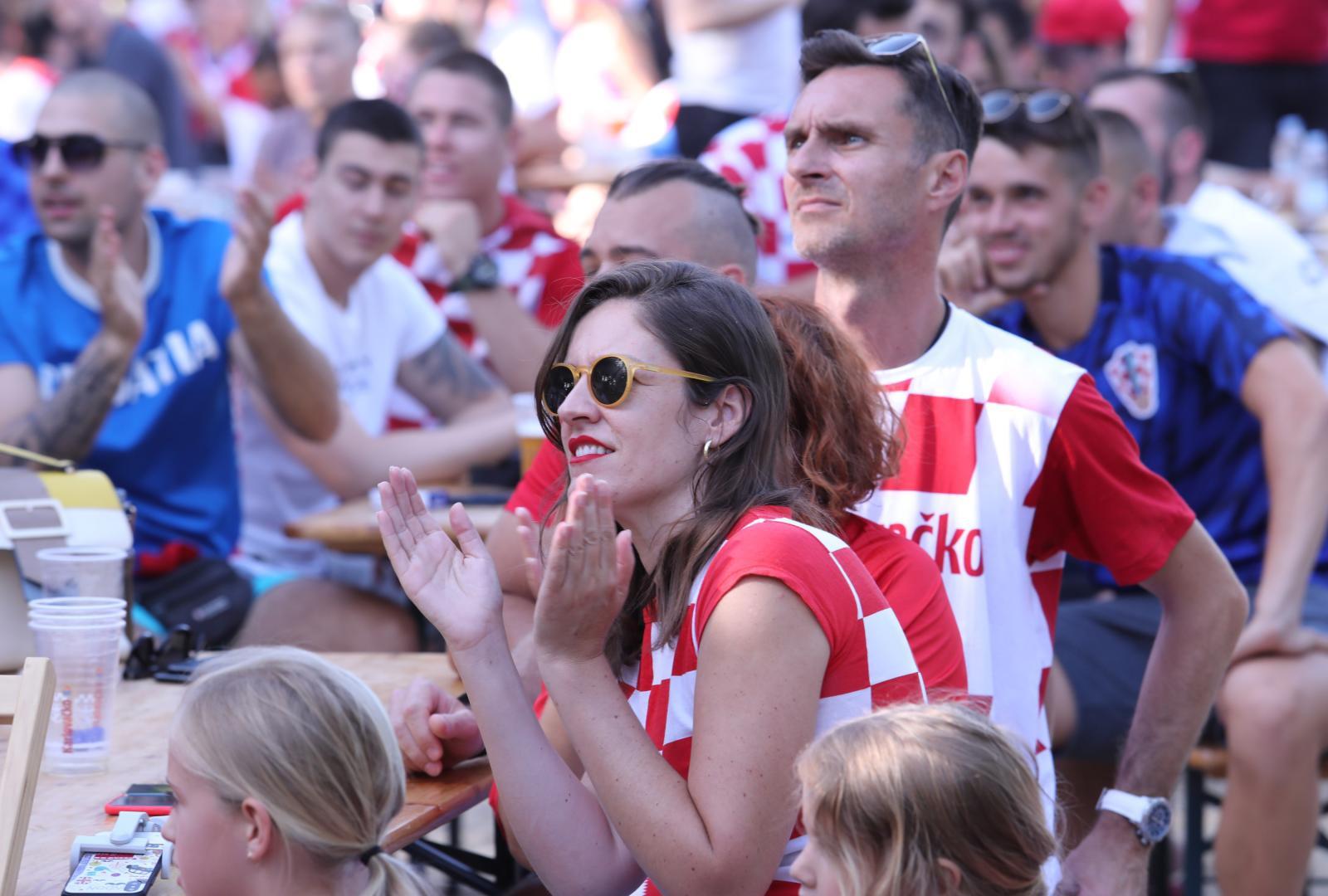 28.06.2021.,Split - Navijaci u fan zoni na splitskom Zvoncacu prate utakmicu izmedju Hrvatske i Spanjolske.
Photo:Ivo Cagalj/PIXSELL