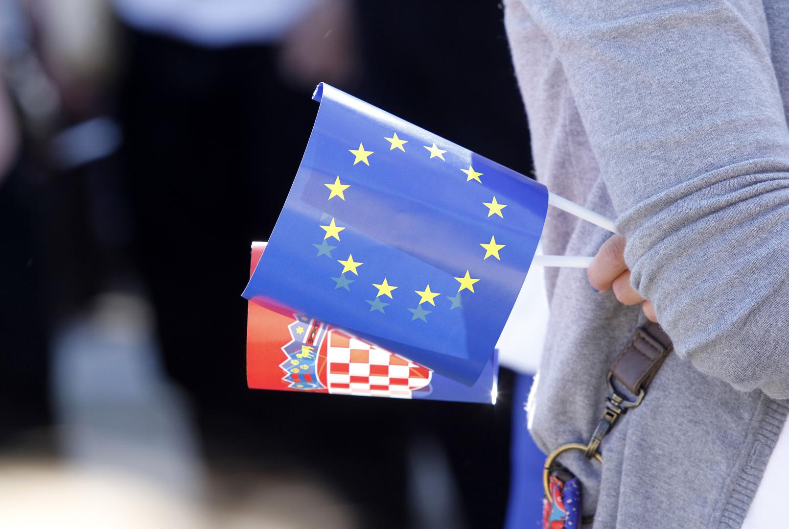 Komisija predlaže da se 13 milijardi eura dodijeli Europskom fondu za obranu, što je povećanje za 22 puta u odnosu na europski proračun od 2014. do 2020. godine