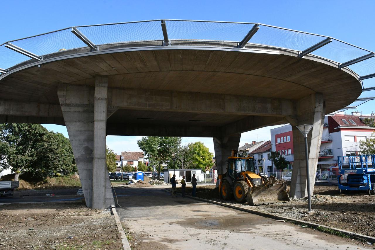 Slavonski Brod: Betonska konstrukcija novog helidroma uz bolnicu "Dr. Josip Benčević"